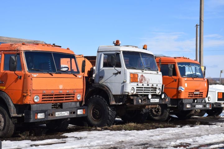 В Нурлатском районе проверили готовность техники к весенне-полевым работам
