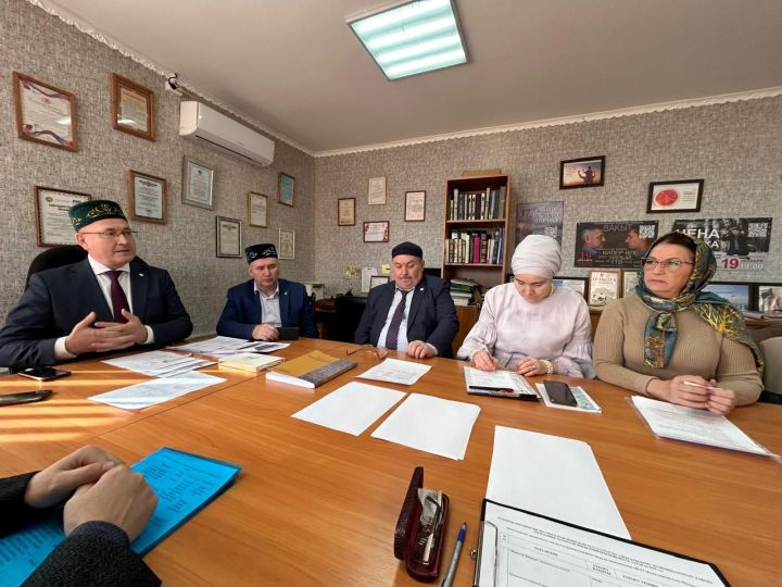 Альфия Галаутдинова из Нурлата приняла участие в выездном заседании Всемирного конгресса татар