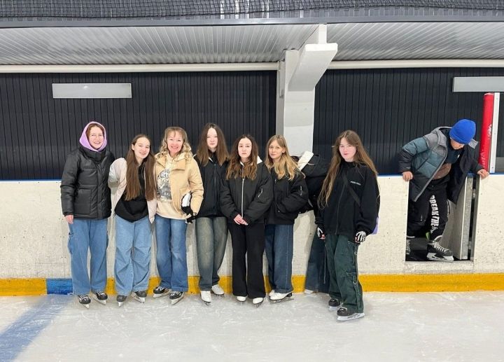 Ледовые забавы: как 10А класс проводит весенние каникулы