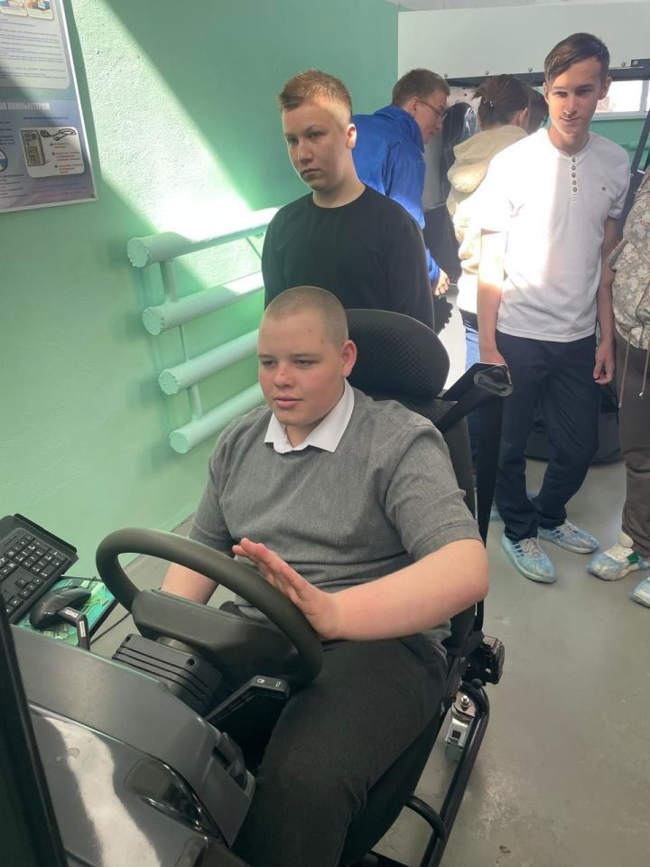 Нурлатские девятиклассники побывали в аграрном техникуме