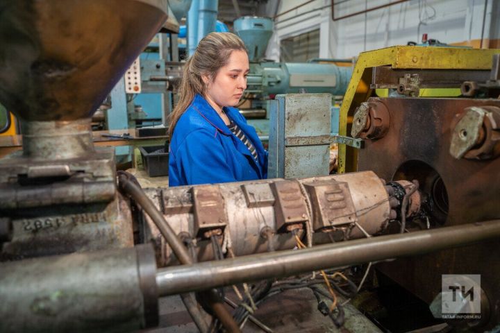 Депутаты предложили сократить рабочий день для женщин