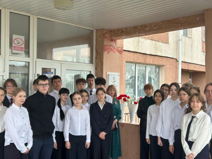 В Нурлатской гимназии почтили память выпускника Андрея Кульметьева, погибшего в ходе спецоперации