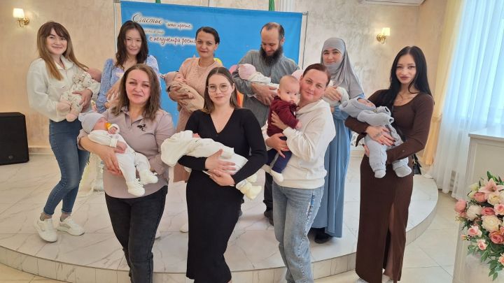 День дочери в Нурлатском районе: подарки новорождённым и тепло семейных традиций