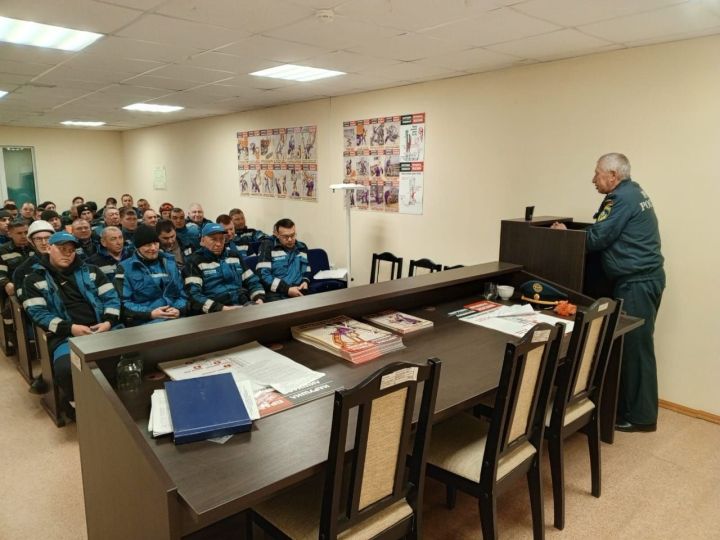 Пожарные службы Нурлата провели обучение по технике безопасности для сотрудников компании «ТН-Сервис»
