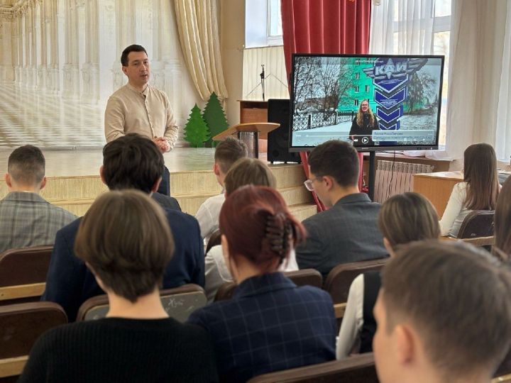 Альметьевский вуз познакомил нурлатских школьников с техническими специальностями