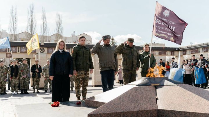 «Вахта памяти – 2025» стартовала в Казани у Вечного огня