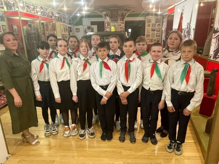 Экскурсия в Зале воинской славы: память о героях и тружениках тыла