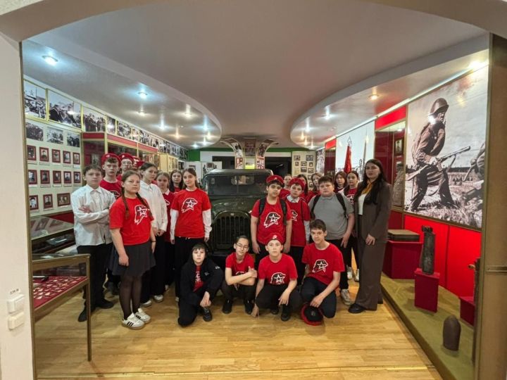 Юнармейцы школы №1 посетили музей истории Закамья