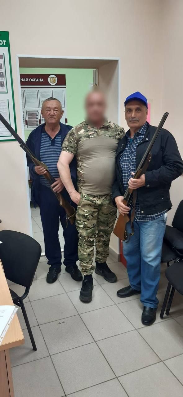 Охотники из Нурлата передали личное оружие для СВО