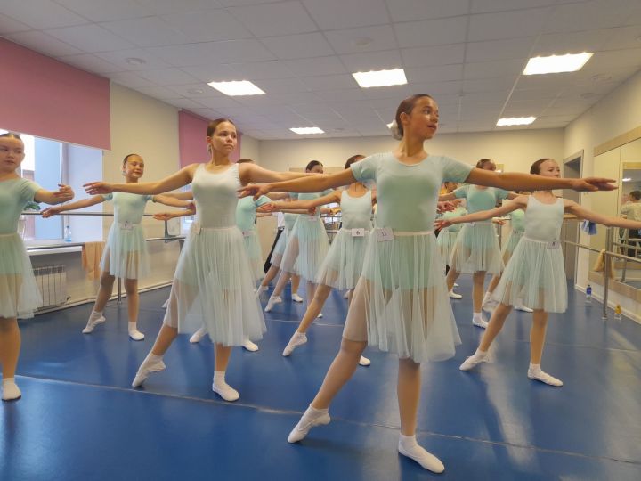 Талантливые выпускники «Сэлэт» успешно завершили экзаменационные испытания