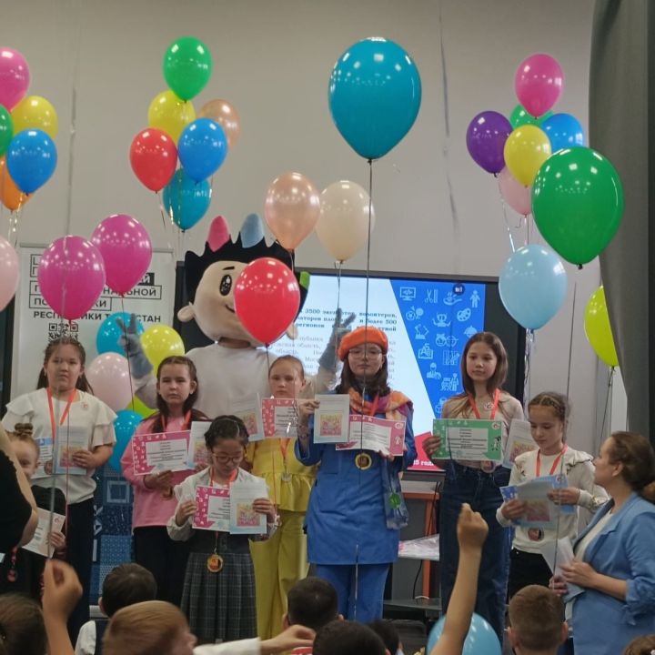 Ученицы школы №3 стали призерами чемпионата «Юный мастер — 2025»