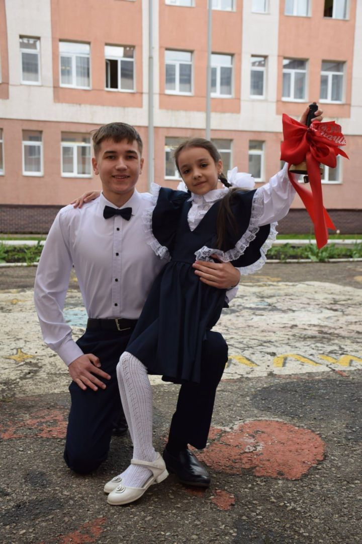 Торжества Последнего звонка проходят сегодня во всех школах района