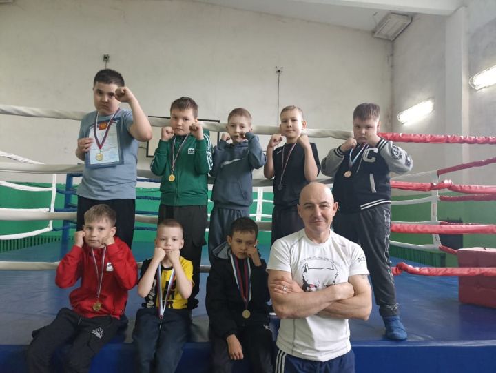 Нурлатские боксеры победили на турнире в Клявлино