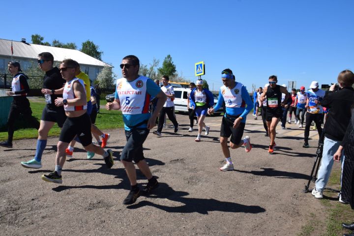 Самый юный участник пробега «Караульная Гора-Нурлат» Артем Жирнов посвятил свой забег подвигам прадедов