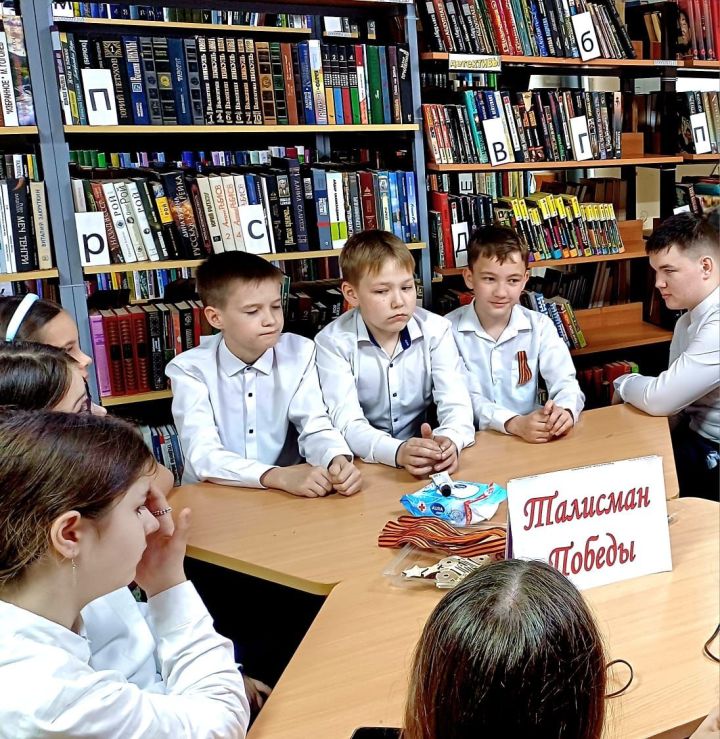 Броши к 9 Мая своими руками изготовили в городском филиале №1 центральной библиотеки