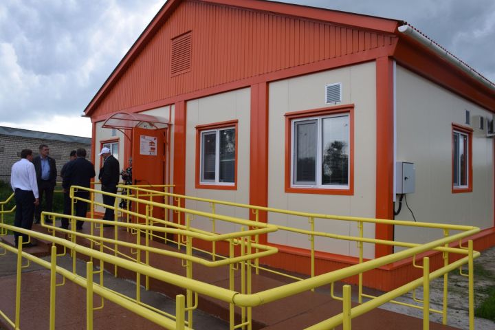 В Нурлате Дамир Ишкинеев осмотрел строящиеся фельдшерско-акушерские пункты