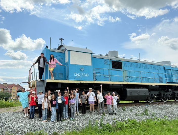 Юные исследователи из Нурлата побывали на железнодорожном вокзале