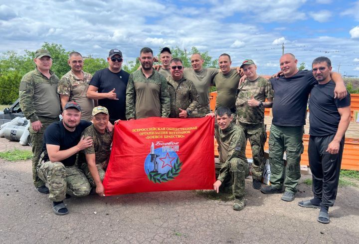 Нурлатское «Боевое Братство» доставило 35 тонн гуманитарной помощи на передовую