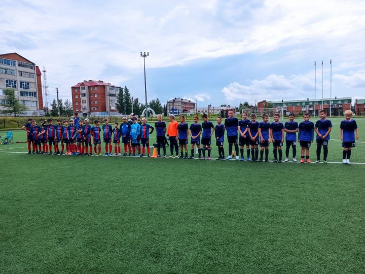 Юные футболисты «Факела» из Нурлата одержали уверенные победы на Первенстве РТ
