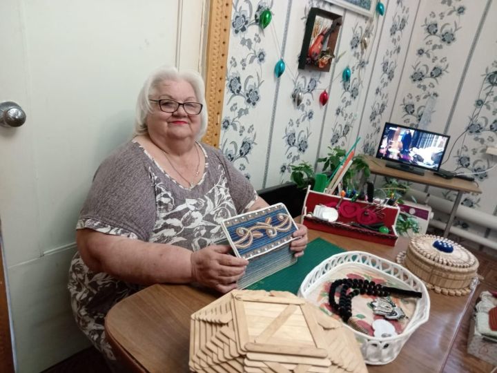 Жительница Чулпанова создает красоту своими руками