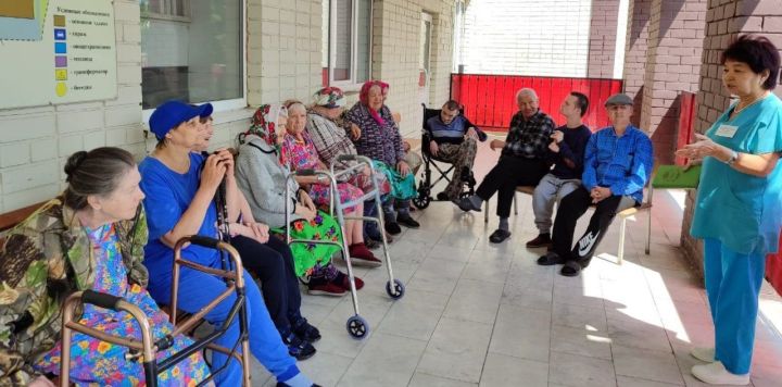День русского языка: праздник слова и культуры в Нурлатском доме престарелых