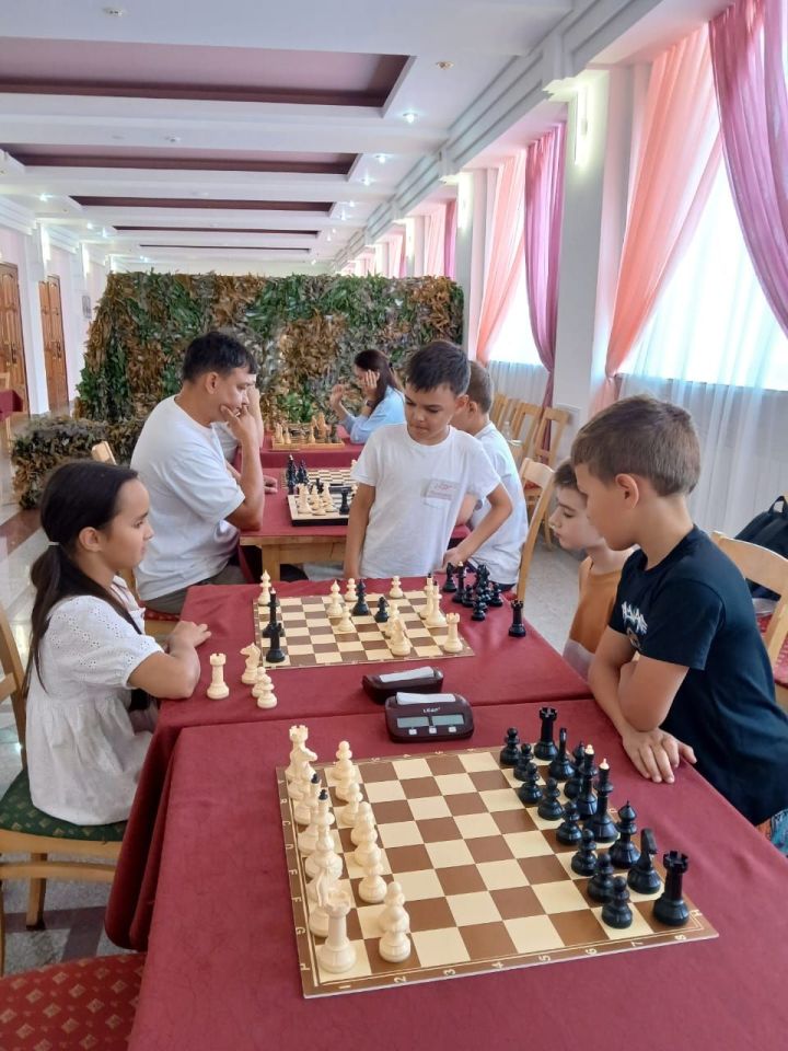 Шахматный турнир «Моя шахматная семья» объединил поколения в Нурлате