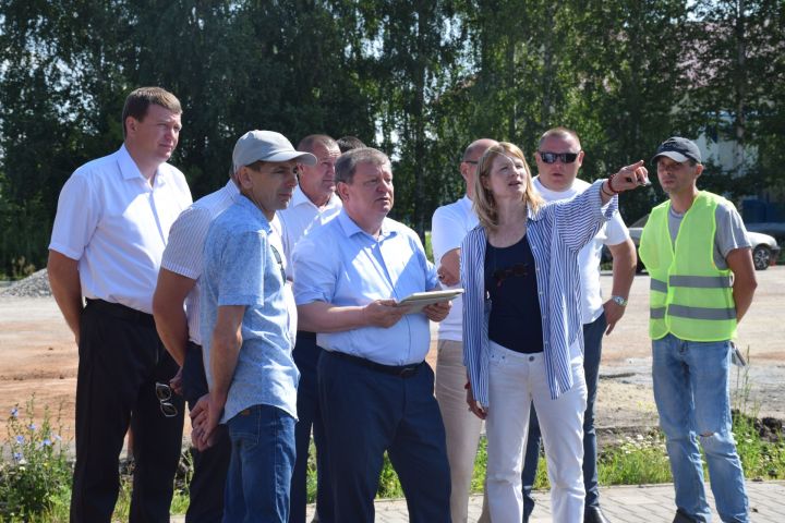 Дамир Ишкинеев посетил объекты строительства и капитального ремонта