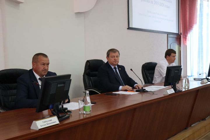 В Нурлате прошло заседание комиссии по координации работы по противодействию коррупции