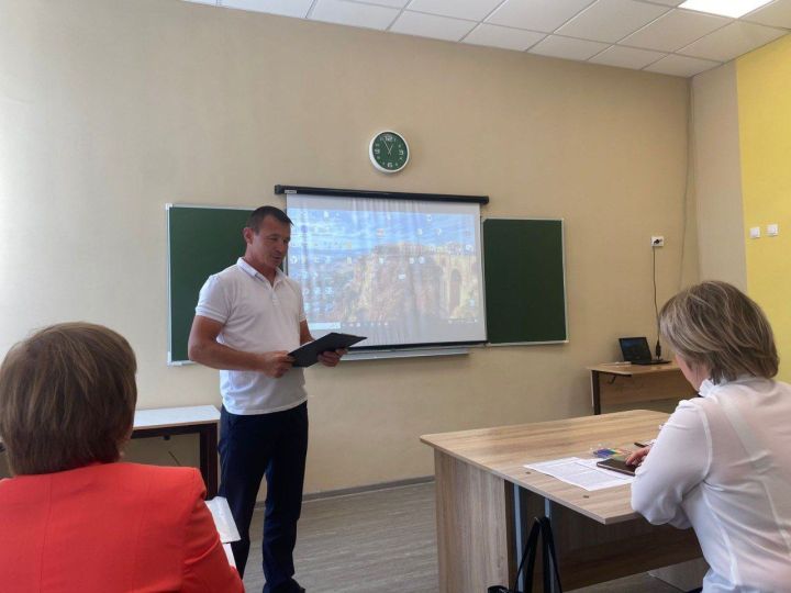 Нурлатские педагоги обсудили стратегии развития на августовской конференции