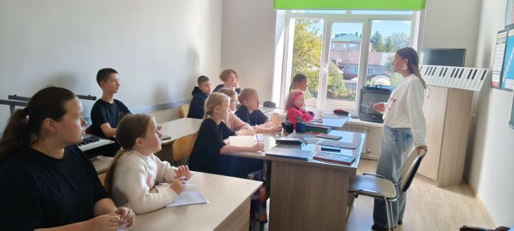 В детской школе искусств «Сэлэт» прошел классный час по профилактике правонарушений