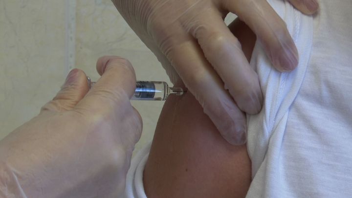 В Нурлатском районе продолжается вакцинация против гриппа