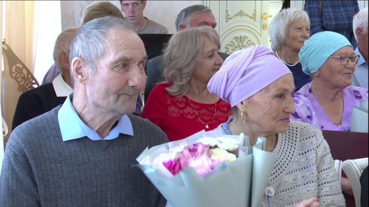 Анна Данилова полюбила будущего супруга, так как он был похож на Армена Джигарханяна