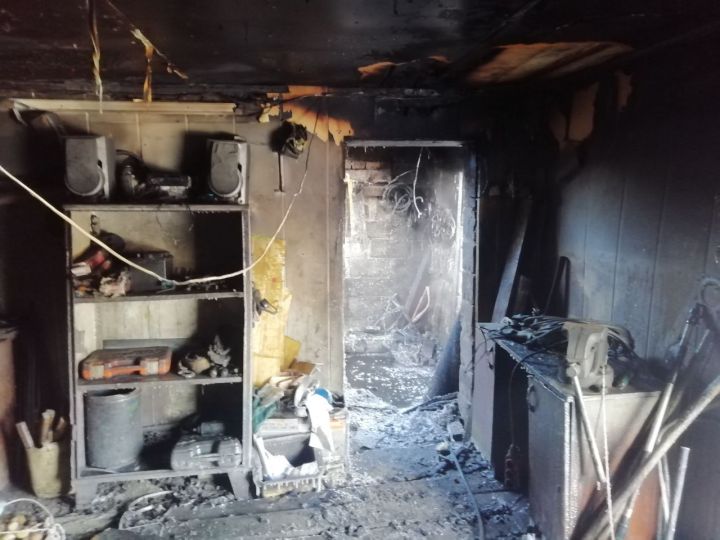 В Нурлатском районе ликвидирован пожар в частном гараже