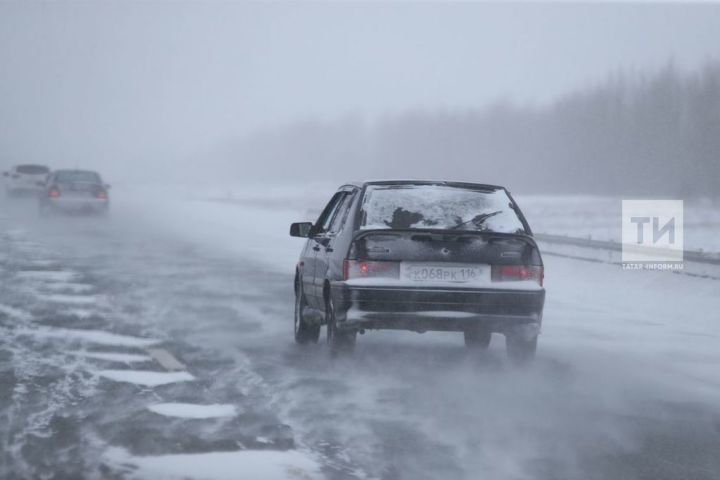 В Татарстане движение автобусов и грузовиков временно ограничили на трассах М5 и М7