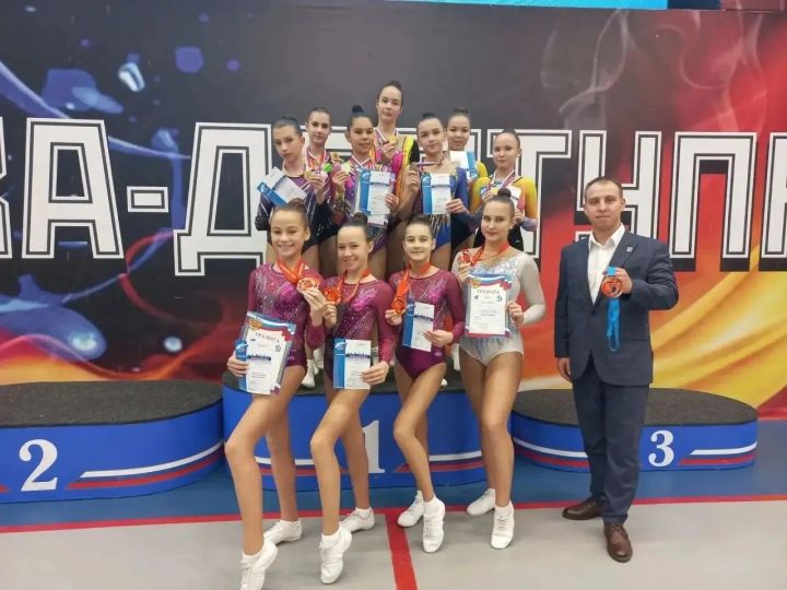 «Ледок» спорт мәктәбе укучылары яңа уңышлары белән сөендерә