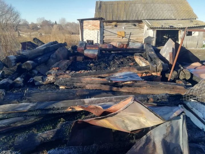 В ночь с субботы на воскресенье в Новом Альметьеве случился пожар