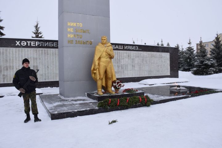 Календарь праздников на 23 февраля 2026 года