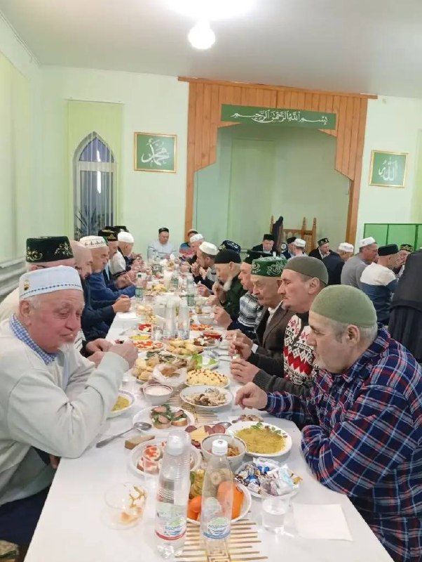 В мечети микрорайона сахароваров прошел коллективный ифтар