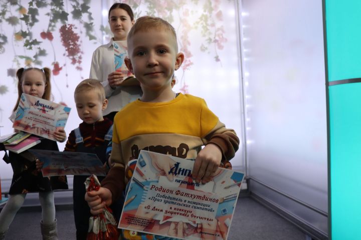 В «Нурлат-информе» наградили победителей конкурса ко Дню защитника Отечества