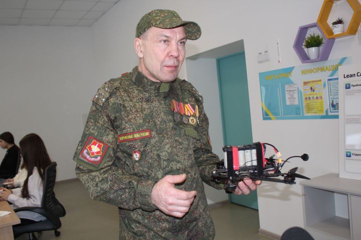 Дрон, который нес смерть, теперь учит жизни
