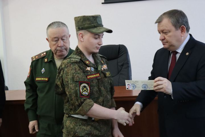 Нурлатские срочники получили удостоверения ветеранов боевых действий