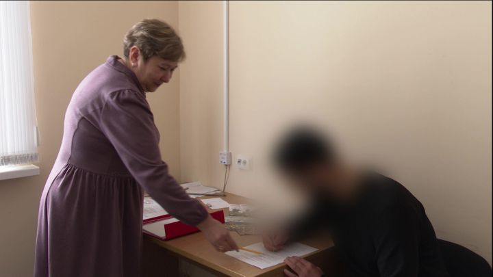 Боец с позывным “Абу” подписал контракт на военную службу в военкомате города Нурлат