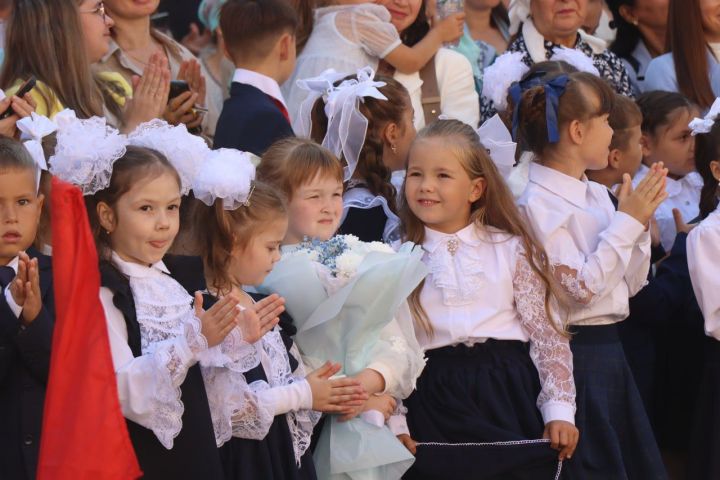 Запись в первый класс на Госуслугах стартует 1 апреля: как подать заявление через портал