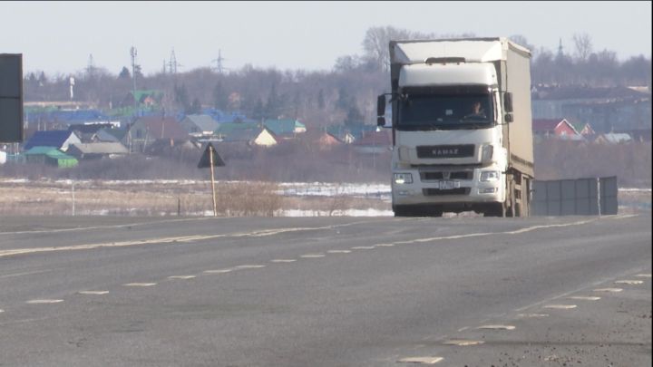 С сегодняшнего дня действует запрет для тяжеловесного транспорта