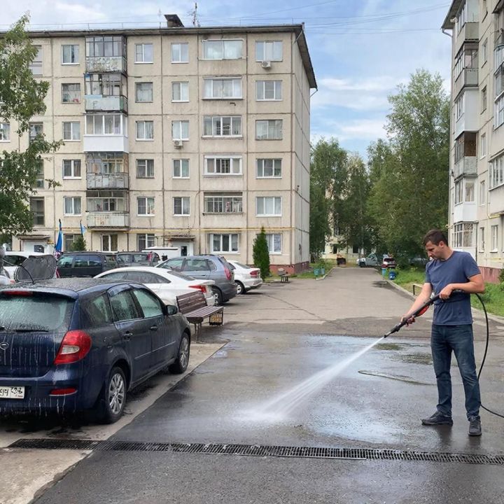 За мойку авто во дворе прилетит штраф до 250 тыс. рублей