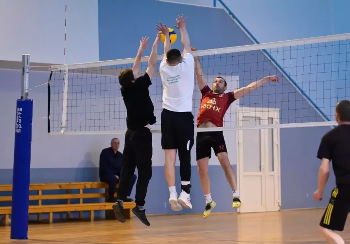 Волейбол объединяет: в Нурлате прошли соревнования среди нефтяников