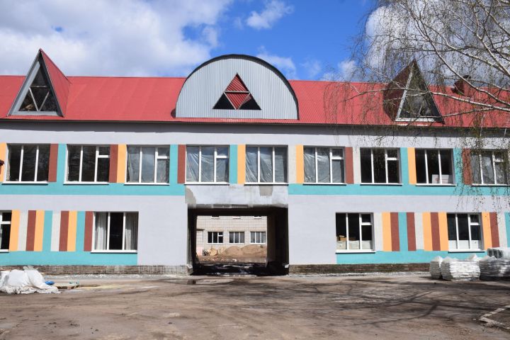 Шәһәрнең 4нче мәктәбендә капиталь ремонт эшләре бара