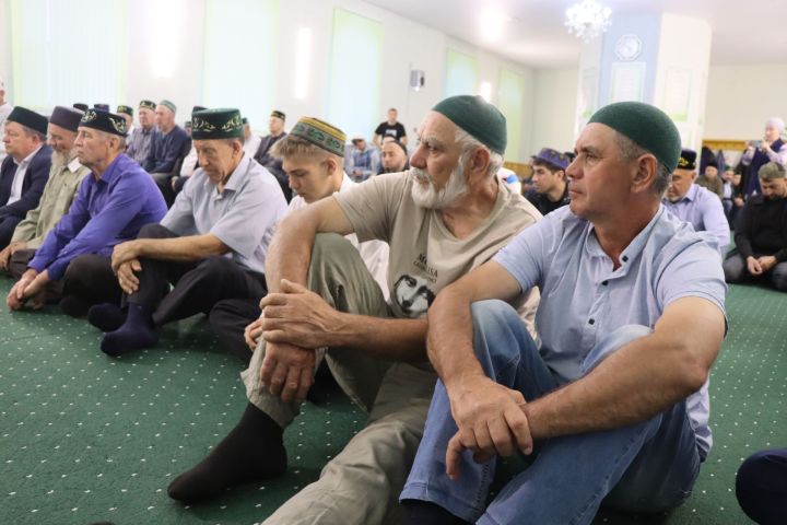 В мечетях Нурлатского района прошли праздничные намазы в честь Курбан-байрама
