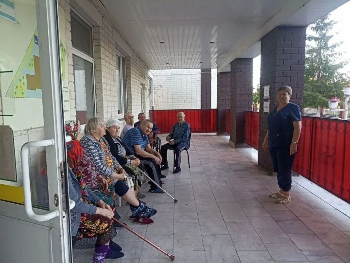 Ни шагу без опоры: как нурлатским пенсионерам избежать падений