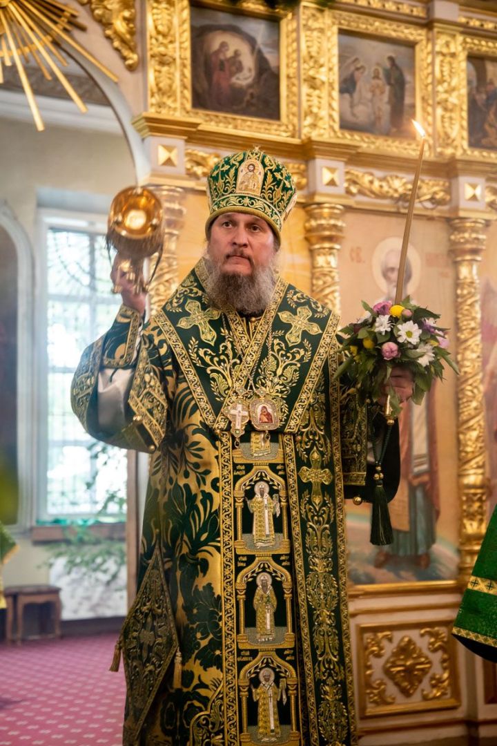 Епископ Пахомий: в День Святой Троицы призвал искать благодать Божию